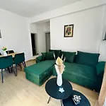 Ad Apartment
